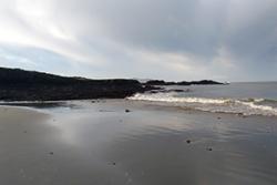 Porth Trwyn on Anglesey, a typical Welsh beach where lugworm can be found.