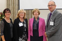 O’r chwith: Yr Athro Jo Rycroft Malone, Dr Angela Hopkins, Dr Ruth Hussey (Prif Swyddog Meddygol Cymru) a’r Athro Matt Makin 