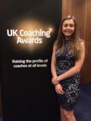  Elan yn ystod   digwyddiad gwobrwyo UK Coaching Awards