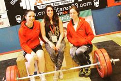 O'r chwith: Tiffany Brannan, Hannah Powell a Stephanie Owens (Tîm Cymru)