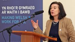 Eluned Morgan AC yn agor y gynhadledd